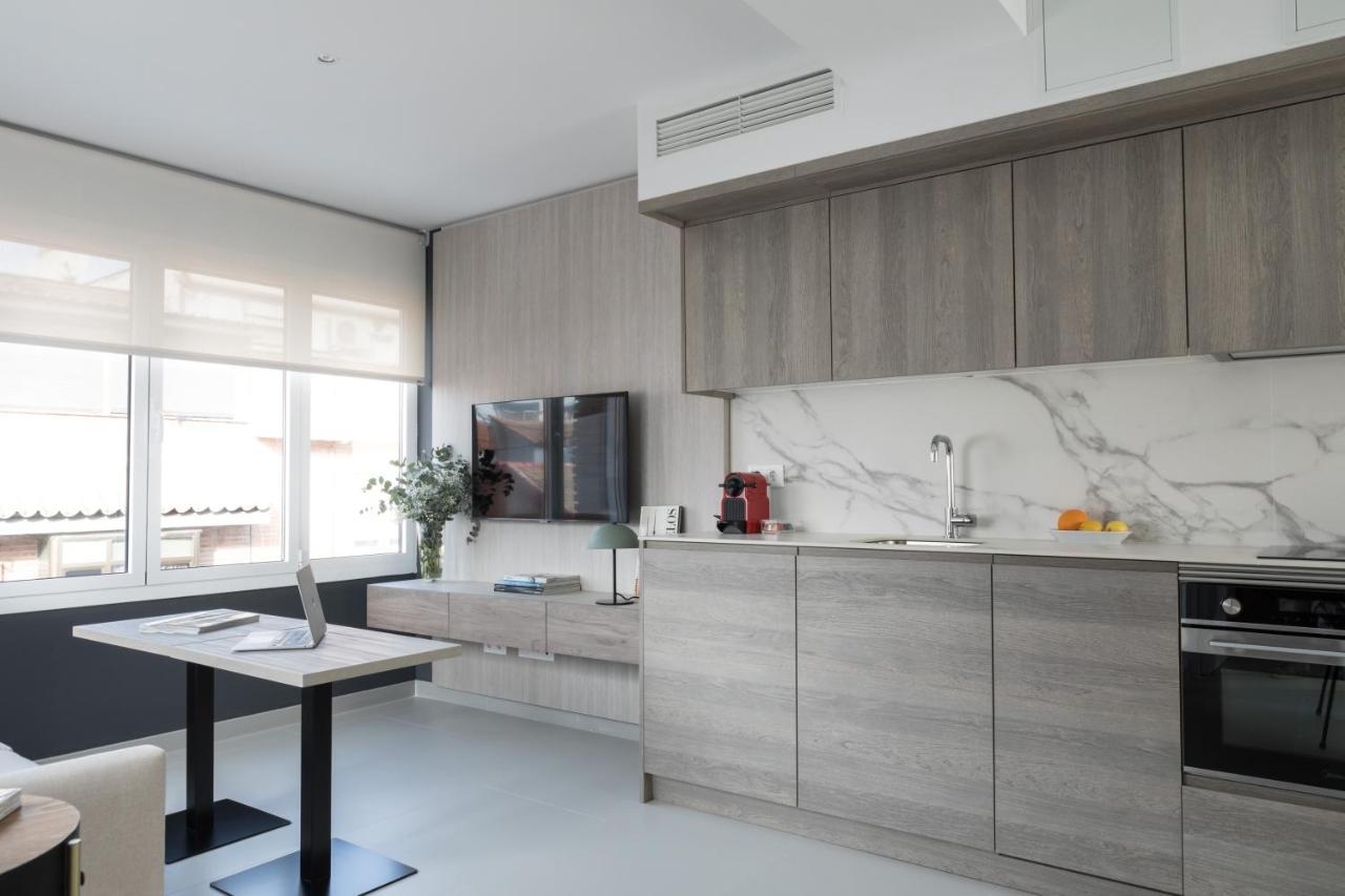 Apartamentos Las Torres Madrid Extérieur photo