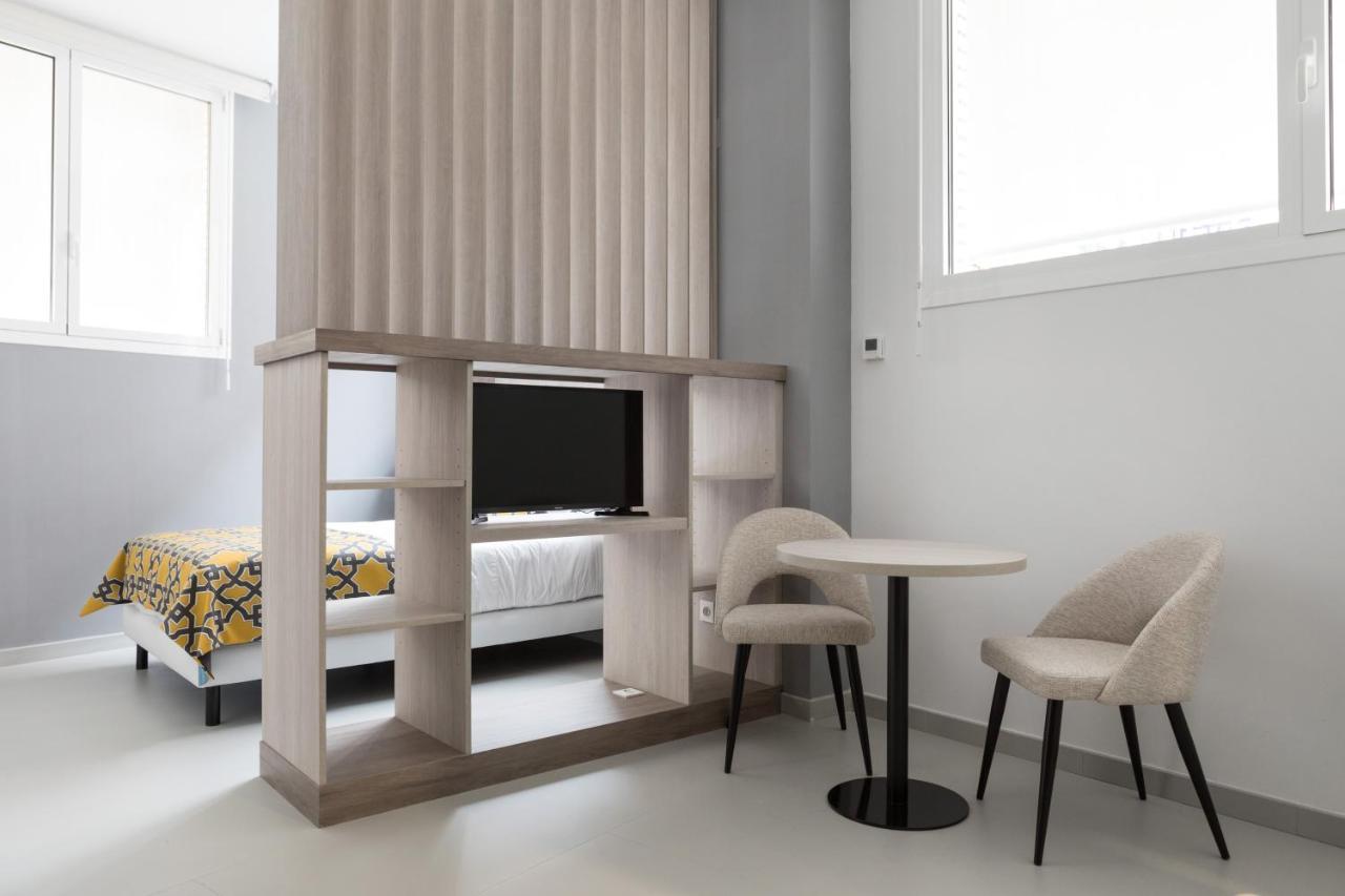 Apartamentos Las Torres Madrid Extérieur photo