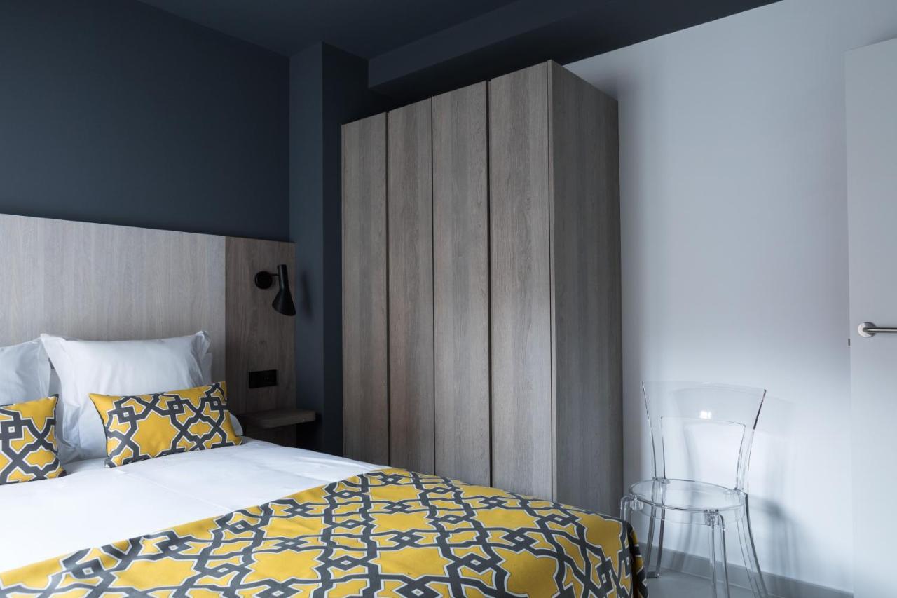 Apartamentos Las Torres Madrid Extérieur photo